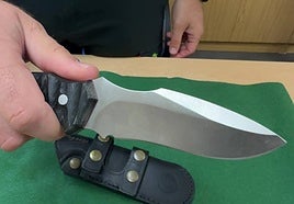 Un peregrino «perturba» la convivencia en un albergue con un cuchillo de grandes dimensiones