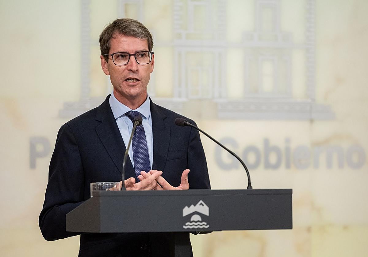 El presidente Capellán, durante su intervención en febrero a propósito de la oferta de quita