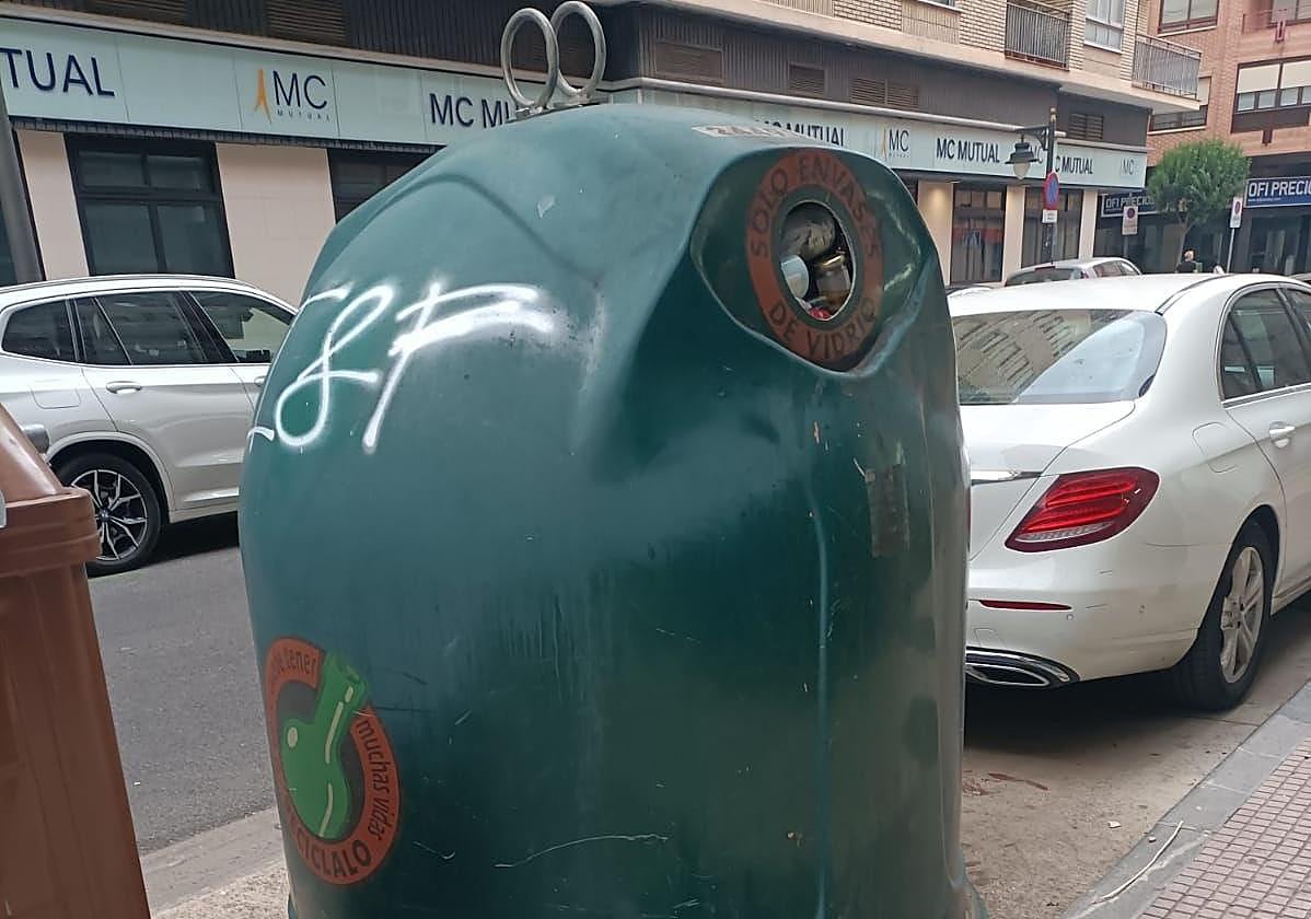 Suciedad y petición de multas para las motos «ruidosas»: el Teléfono del Lector de hoy