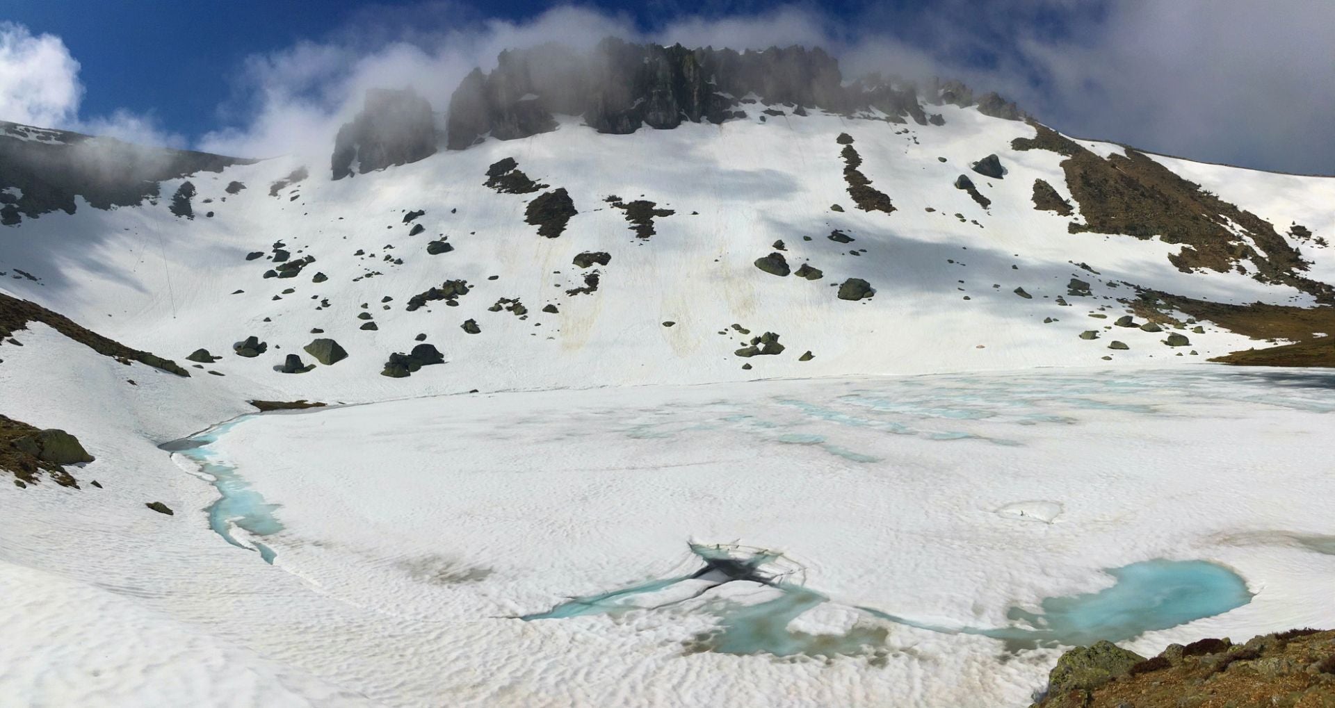 La laguna de Urbión, congelada en el 2018.