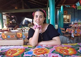 La antropóloga y periodista Paula Gil Ocón posa para la cámara en México.