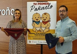 Presentación de la iniciativa 'Tu primer pañuelo', en el Ayuntamiento de Logroño.