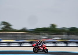 Una caída priva a Orradre de seguir creciendo en Moto2