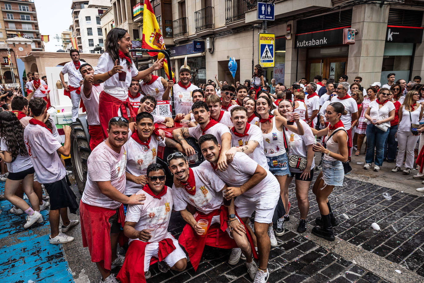 Chupinazo y carrozas: las primeras imágenes de Calahorra en fiestas