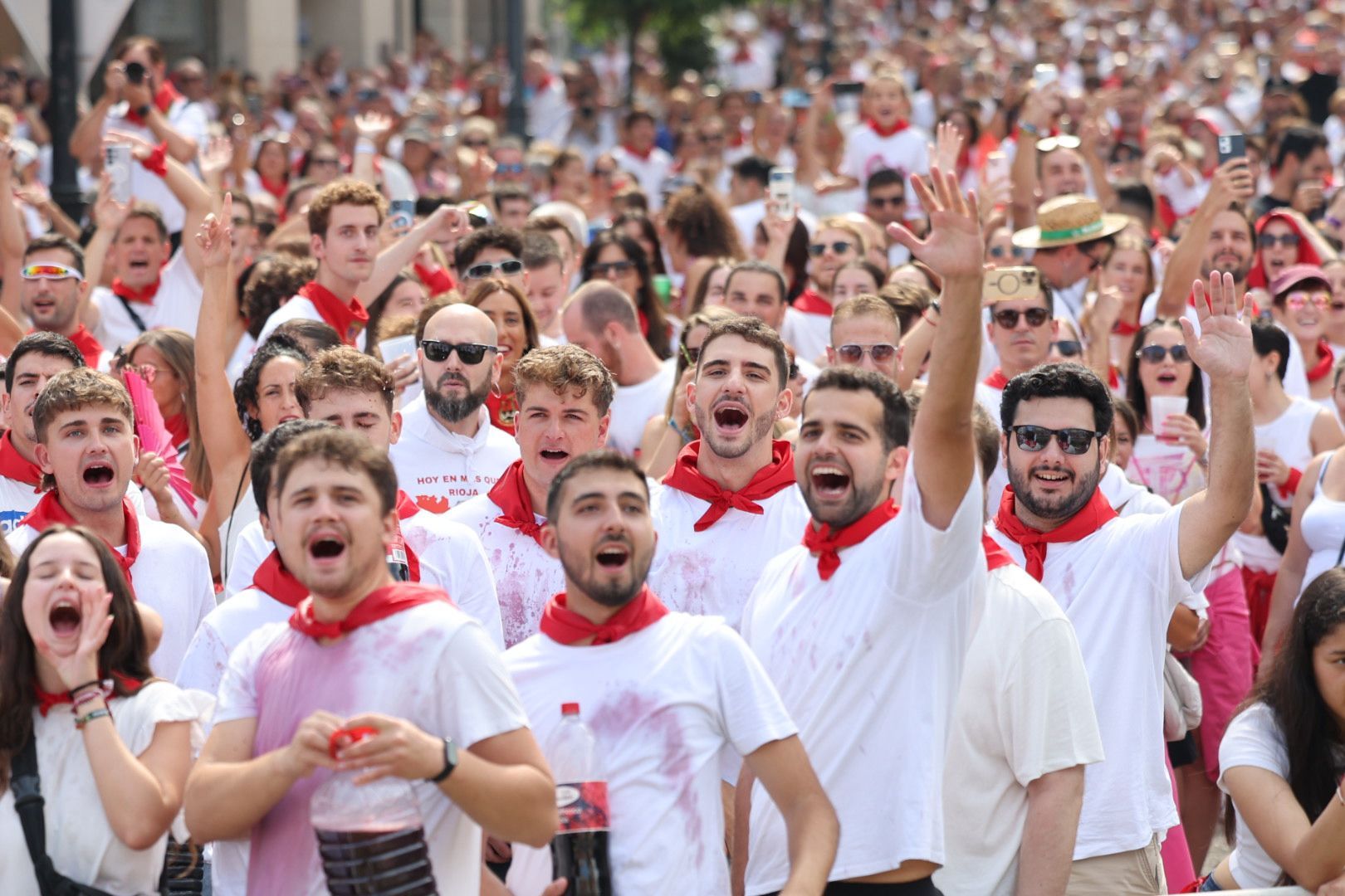Chupinazo y carrozas: las primeras imágenes de Calahorra en fiestas