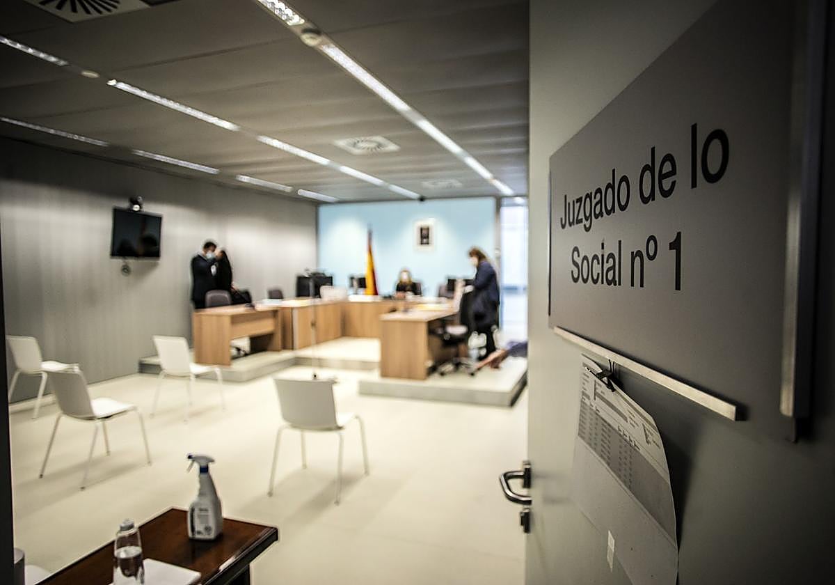 Imagen de una de las salas de vistas del edificio de los juzgados de Logroño