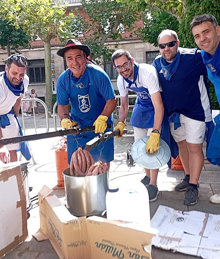 Imagen secundaria 2 - El mejor brebaje de las fiestas es azul