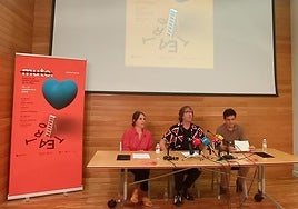Rosa Fernández, Fernando Moreno y Roberto Iturriaga en la rueda de prensa