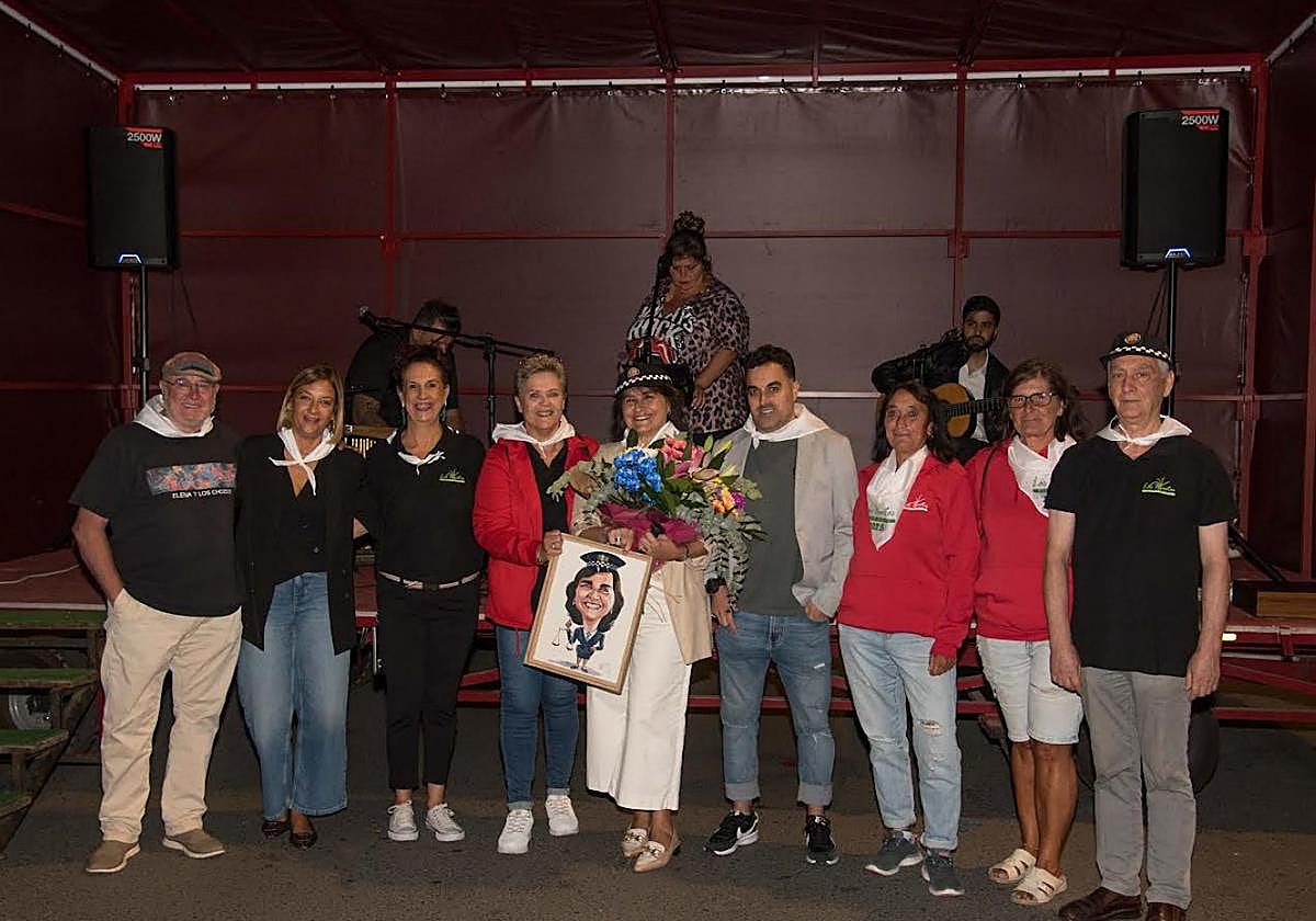 Lydia Arrieta, tras ser proclamada por sorpresa Alguacila del Barrio.