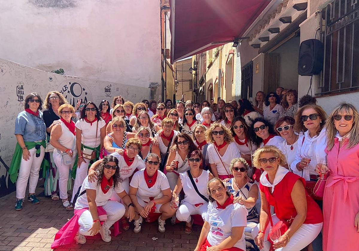 Grupo de participantes en las actividades de ayer.