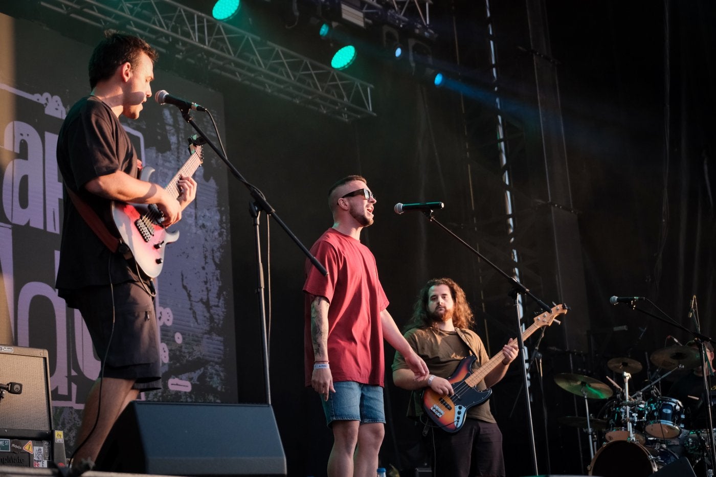 Actuación de 'El Pájaro Volador', que abrió el escenario Valbuena.