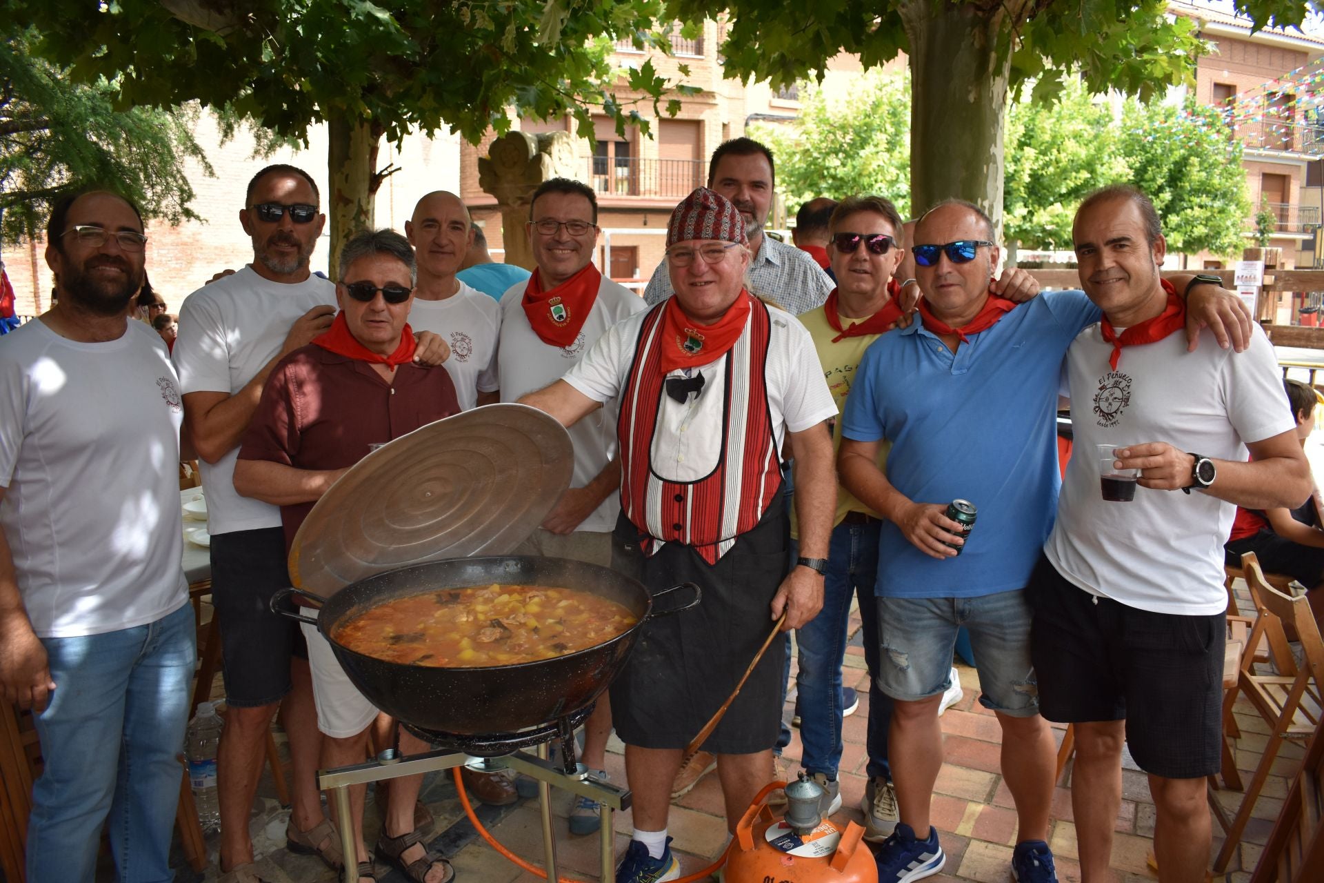 El concurso de calderillos de Aldeanueva reúne a veintidos cuadrillas
