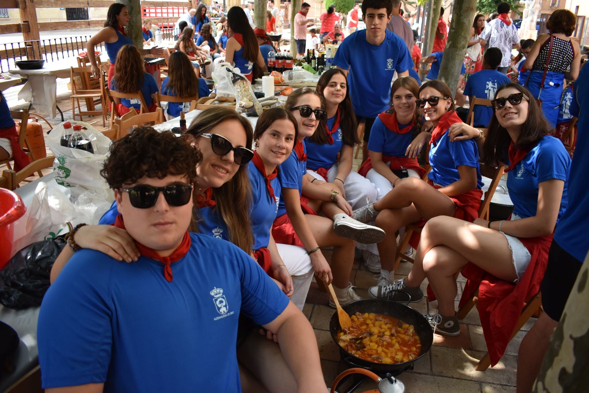 El concurso de calderillos de Aldeanueva reúne a veintidos cuadrillas