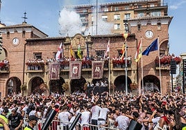 Los jóvenes calagurritanos, durante el cohete.