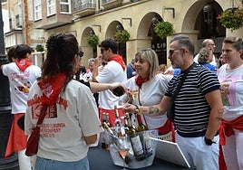 Las imágenes de las degustaciones, brindis y vacas en las fiestas de Calahorra