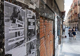 Uno de los carteles viralizados con la leyenda de 'Bésame hasta que el centro de Logroño no sean pisos turísticos' que estos días han aparecido por las calles más afectadas.