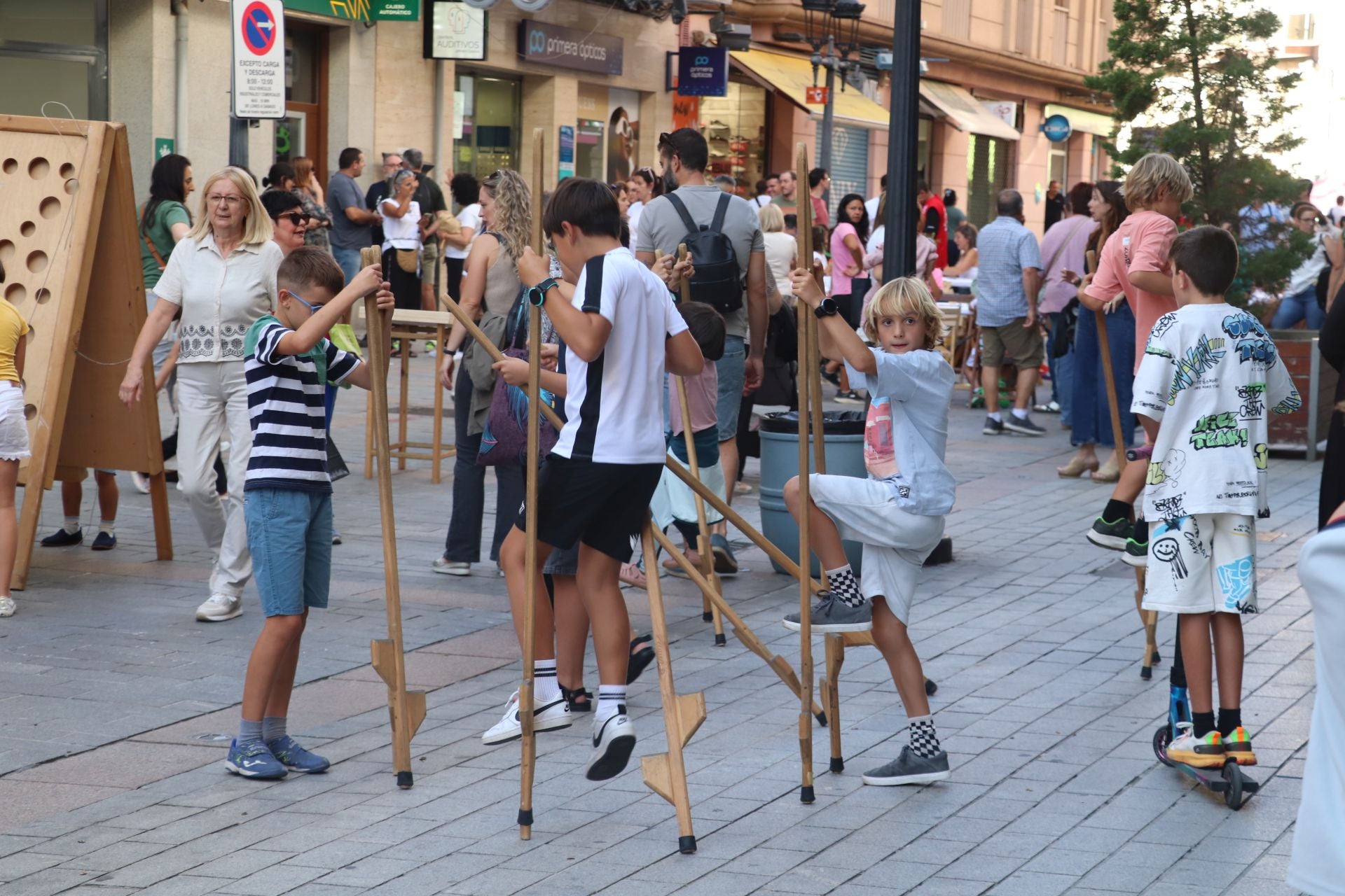 Tarde de juegos en Fliparnedo