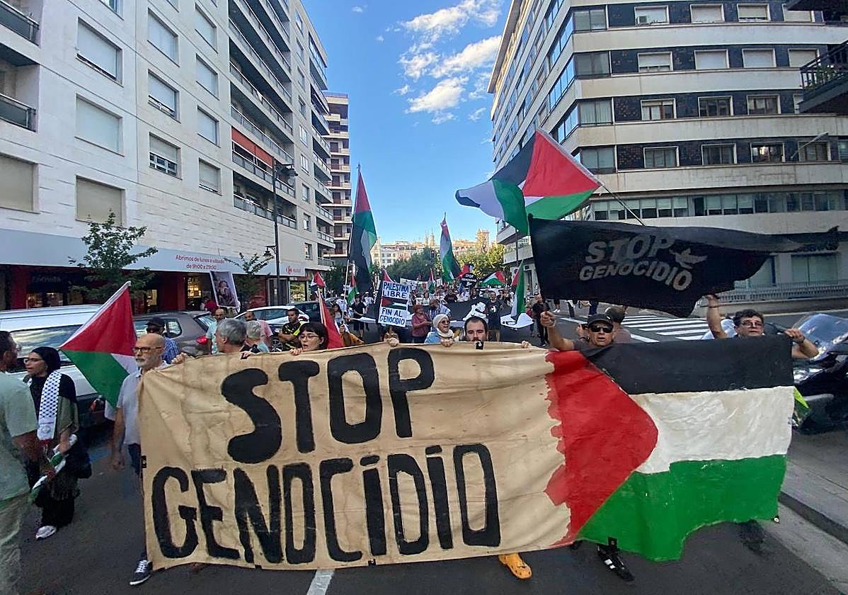 Manifestación para reclamar el fin de la agresión israelí a Palestina, en el centro de Logroño.