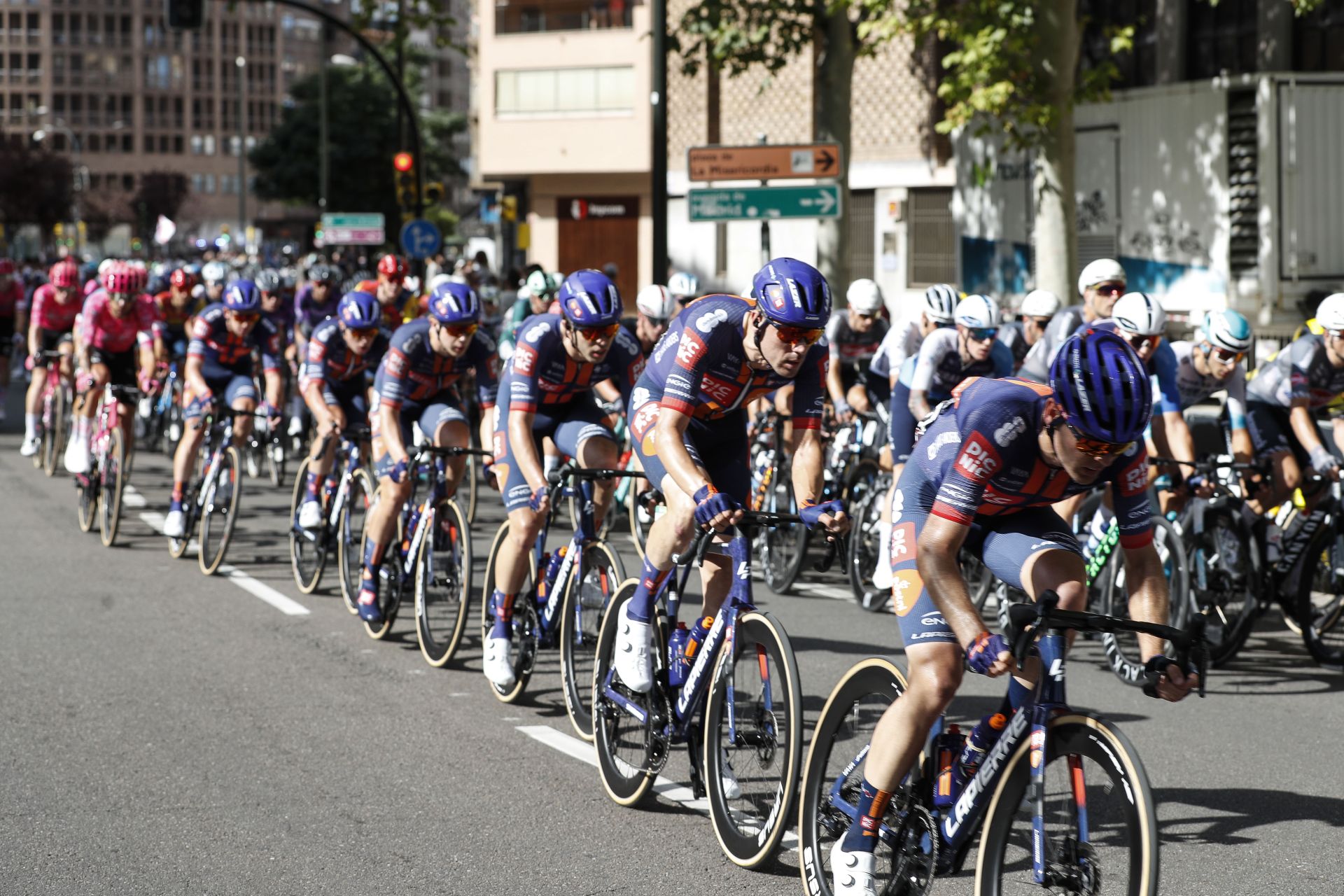 El pelotón, en la etapa de este sábado