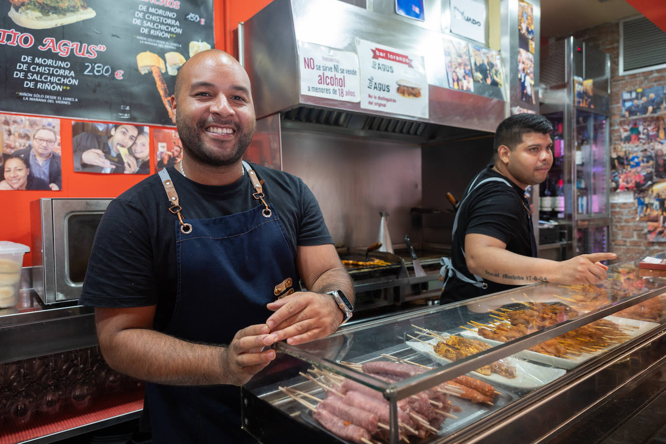 Riojanos y visitantes no quieren perderse los pinchos de La Laurel