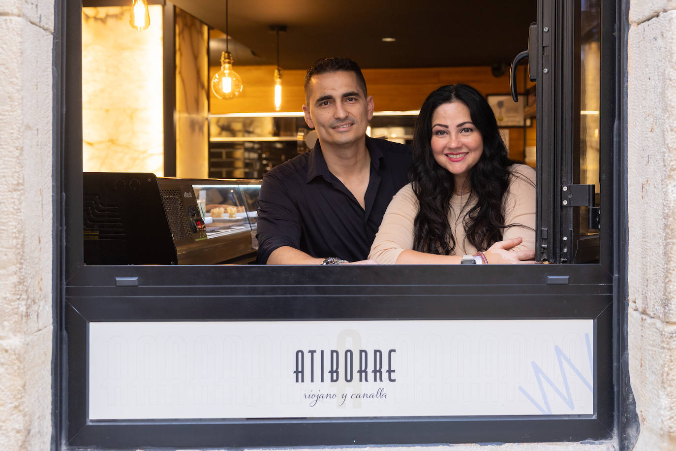 Riojanos y visitantes no quieren perderse los pinchos de La Laurel