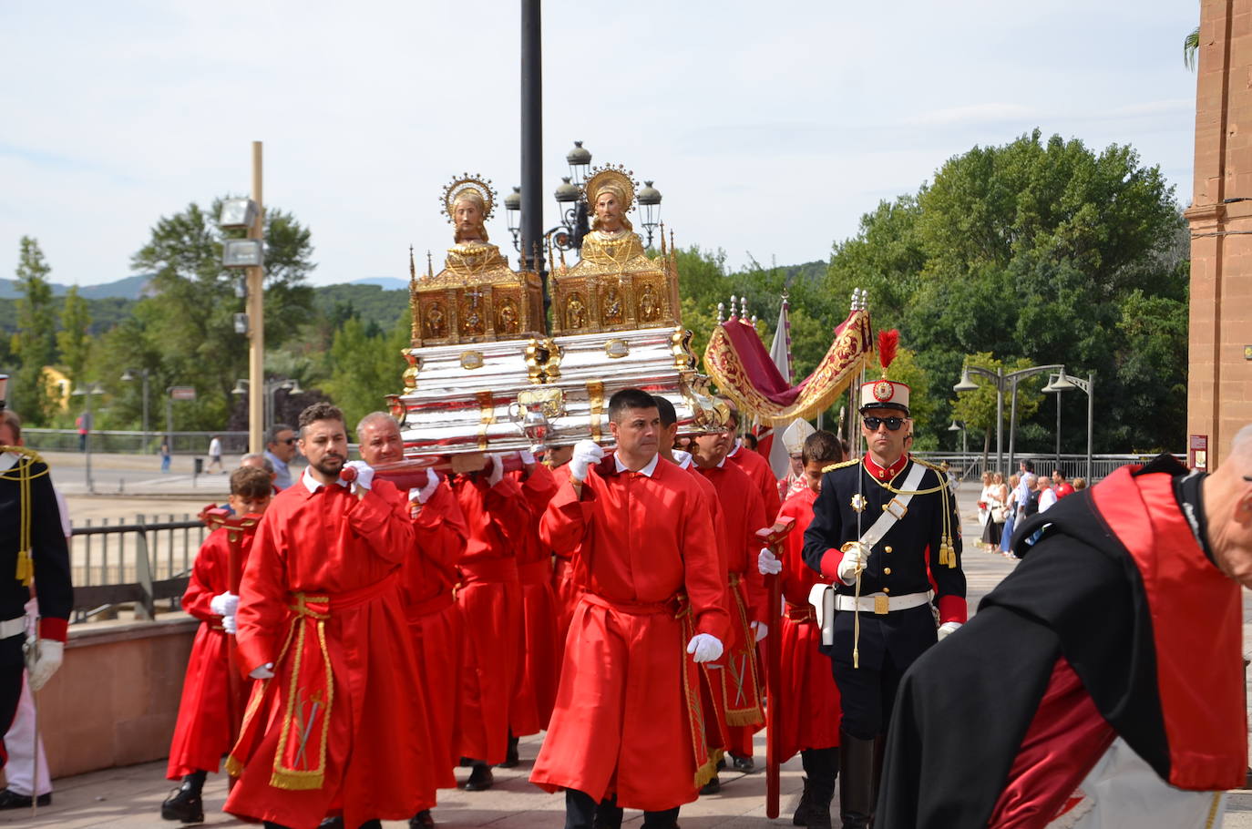 Calahorra despide las fiestas con una procesión a sus patronos