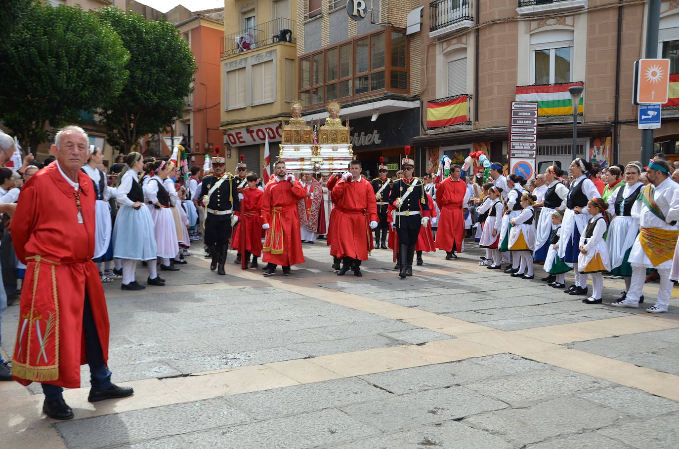Calahorra despide las fiestas con una procesión a sus patronos