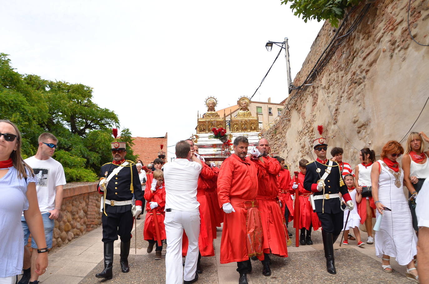 Calahorra despide las fiestas con una procesión a sus patronos