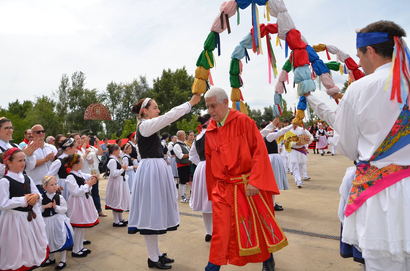 Calahorra despide las fiestas con una procesión a sus patronos