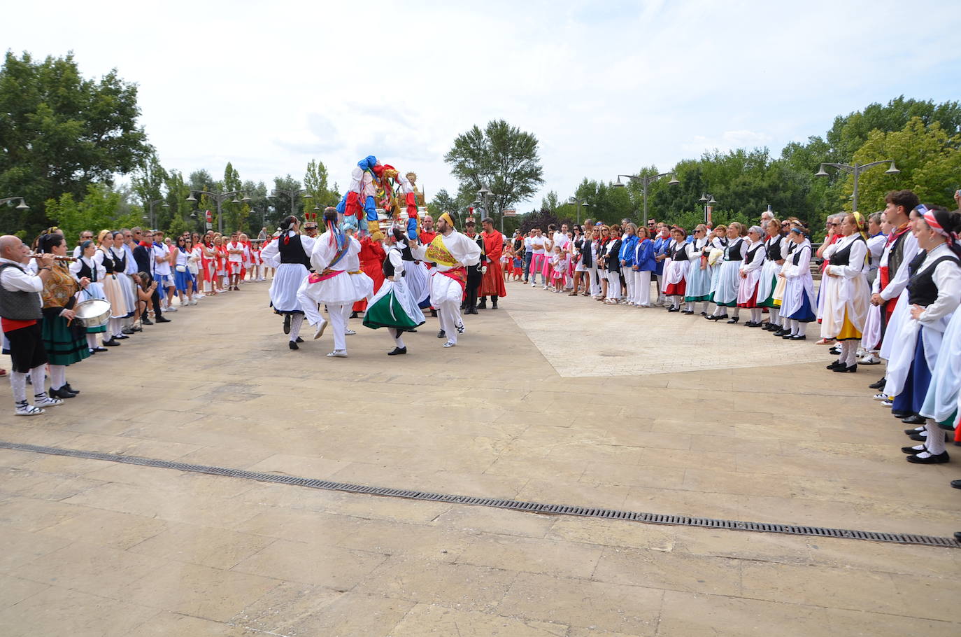 Calahorra despide las fiestas con una procesión a sus patronos