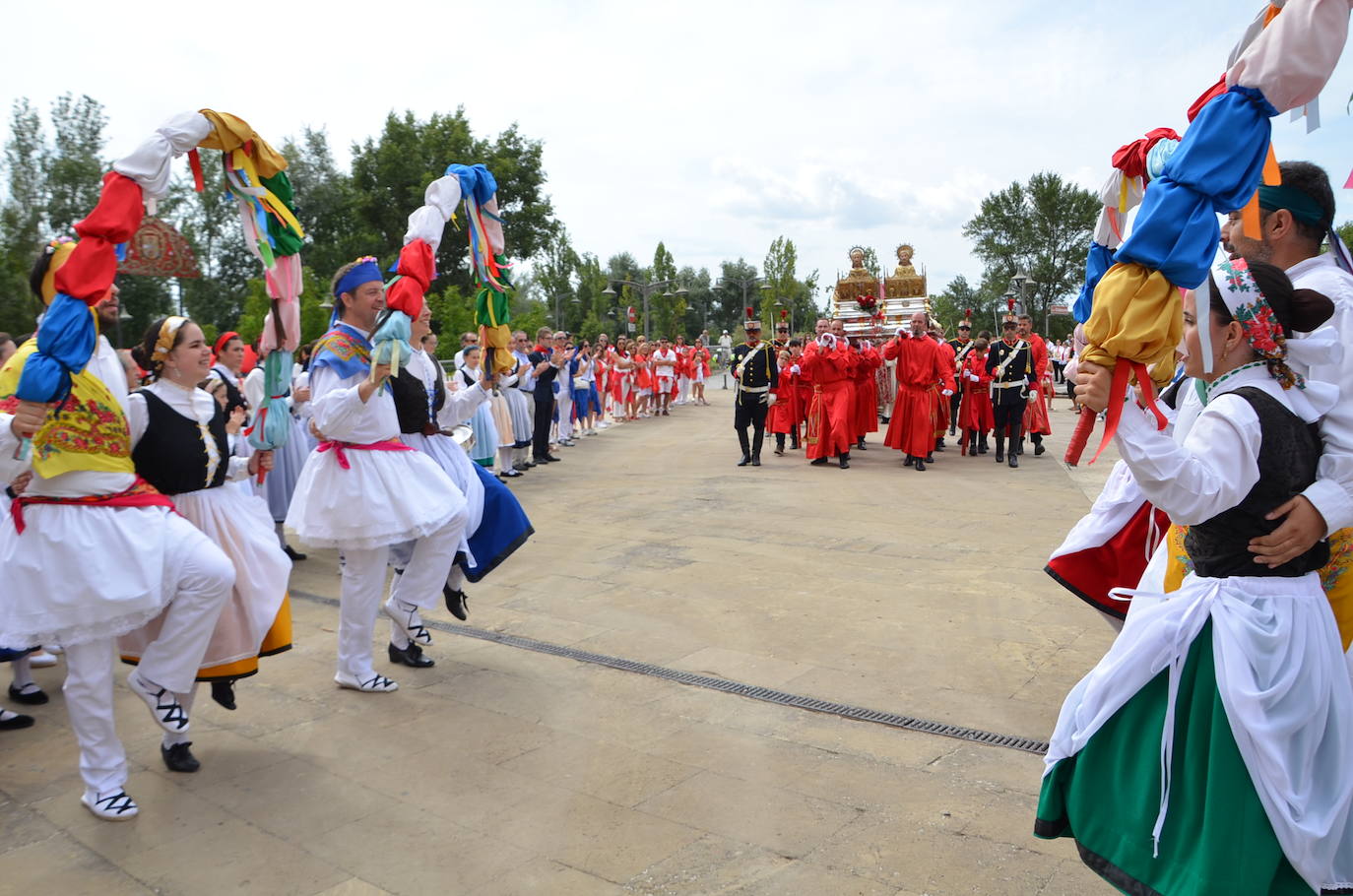 Calahorra despide las fiestas con una procesión a sus patronos