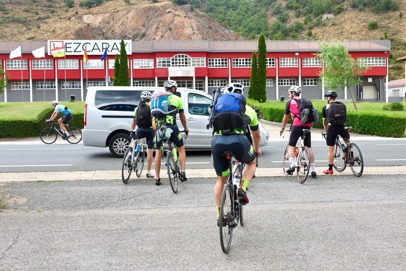 Las imágenes del ambiente festivo por La Vuelta en Ezcaray