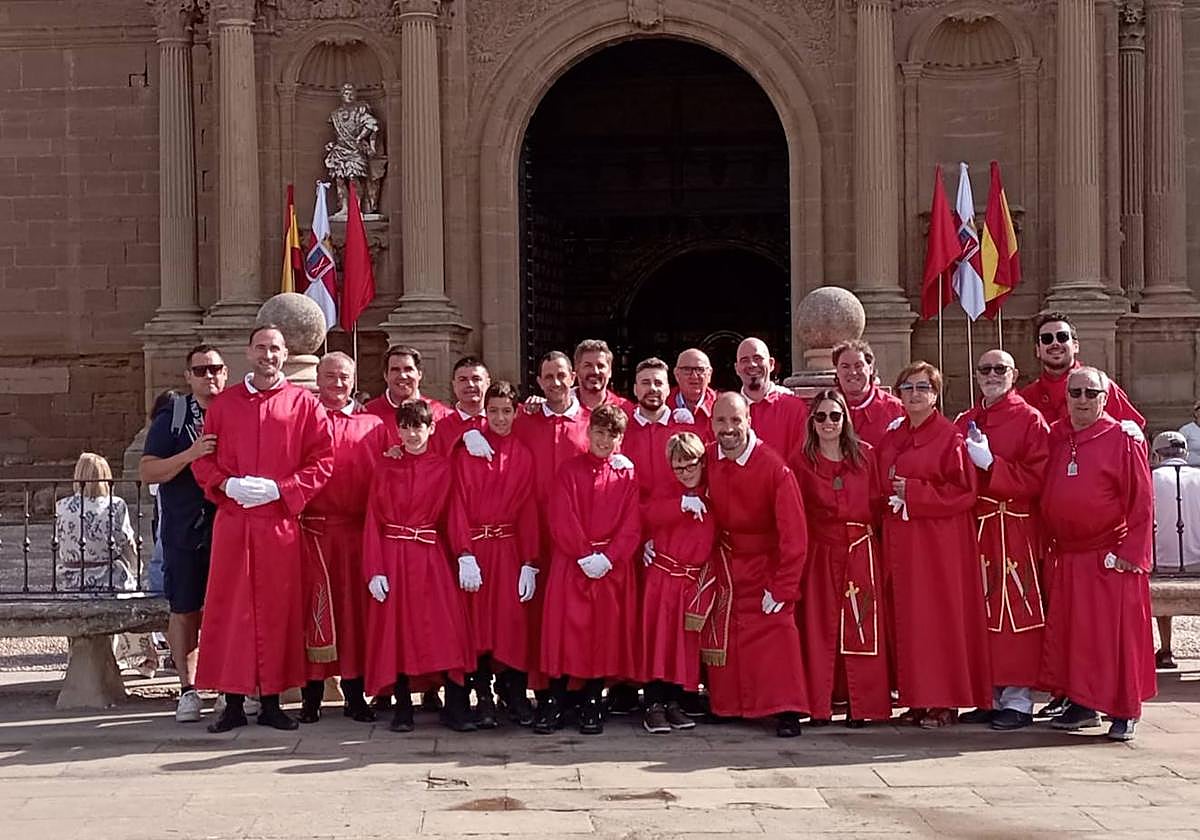 Calahorra procesiona a sus patronos