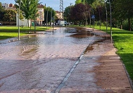 Imágenes del agua desbordada en Nájera.