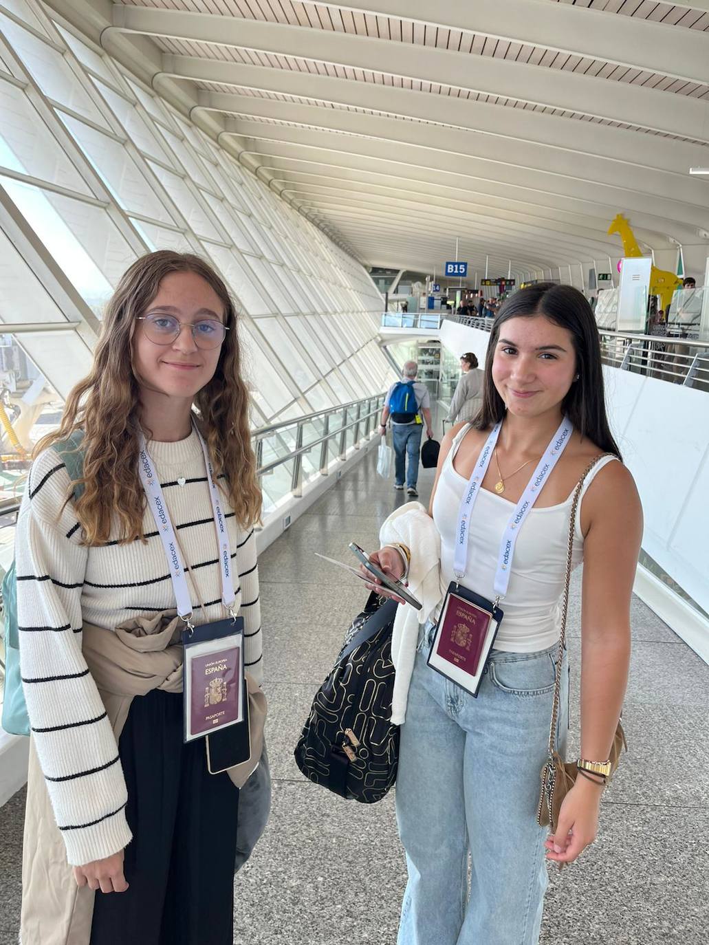 Las imágenes de los jóvenes que estudiarán en Canadá o Europa este año