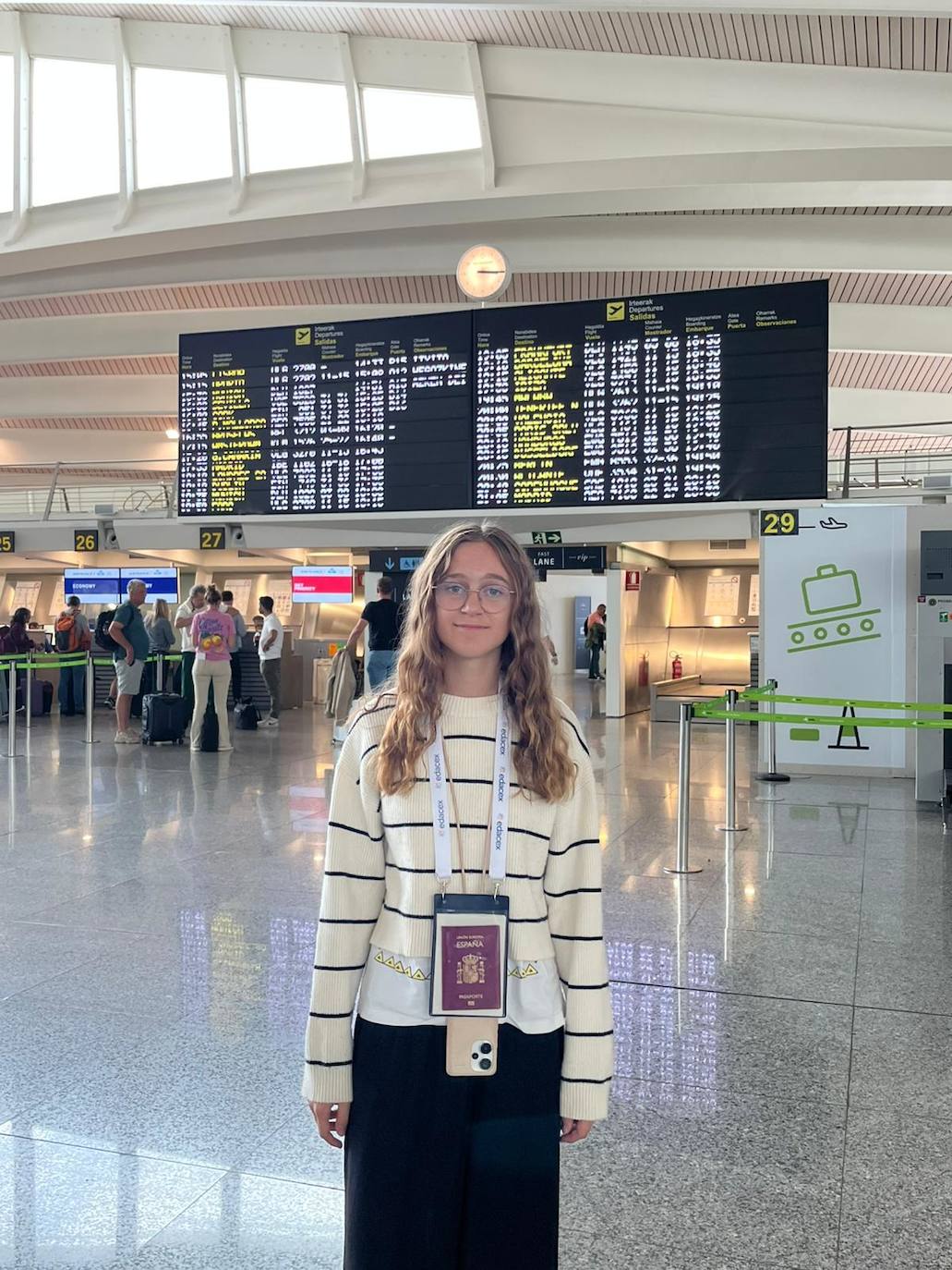 Las imágenes de los jóvenes que estudiarán en Canadá o Europa este año