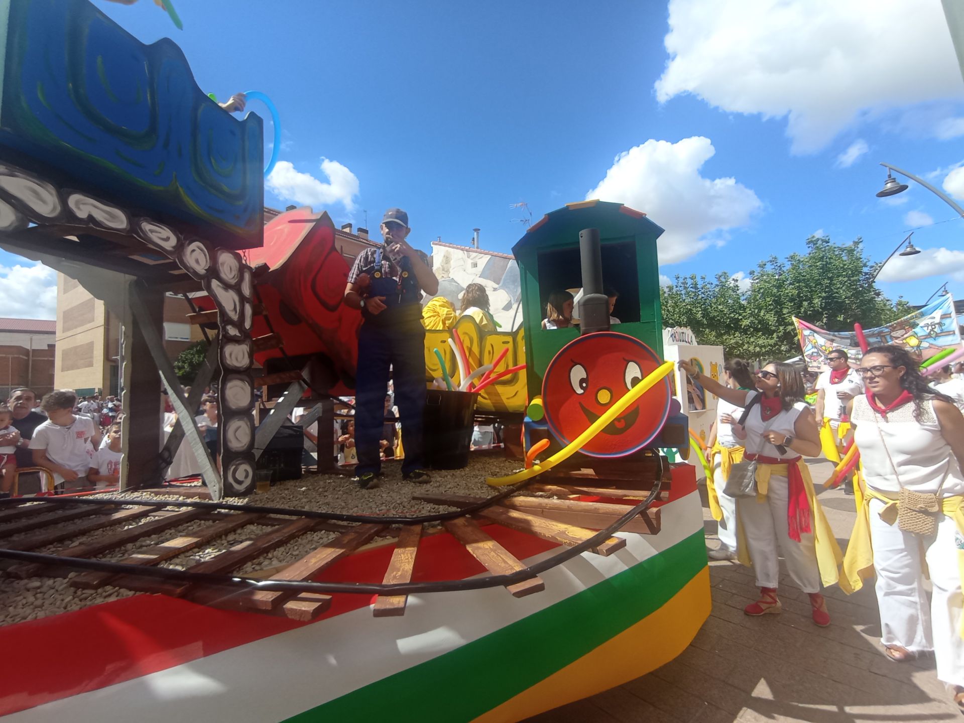 Las imágenes del chupinazo de Pradejón