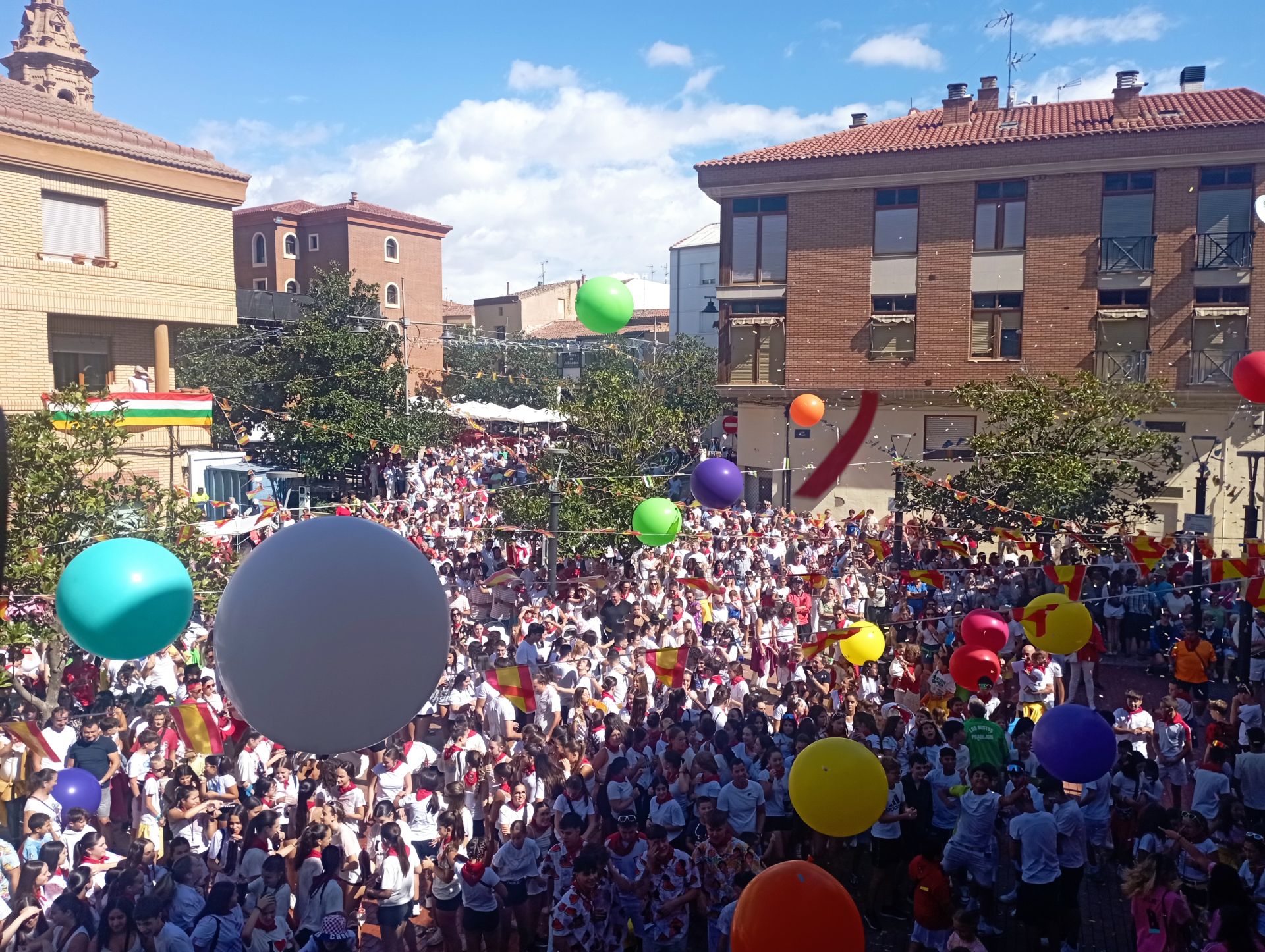 Las imágenes del chupinazo de Pradejón