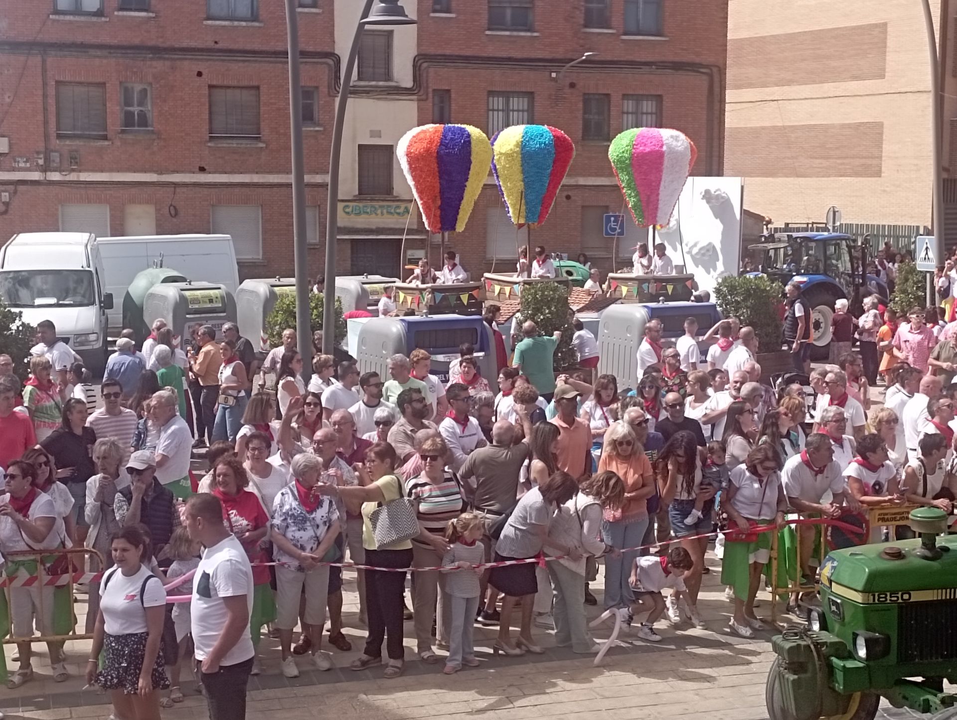 Las imágenes del chupinazo de Pradejón