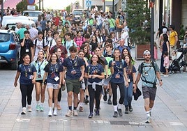 Los andantes dieron los primeros pasos de esta Valvanerada desde la plaza de Vico hacia Munilla.