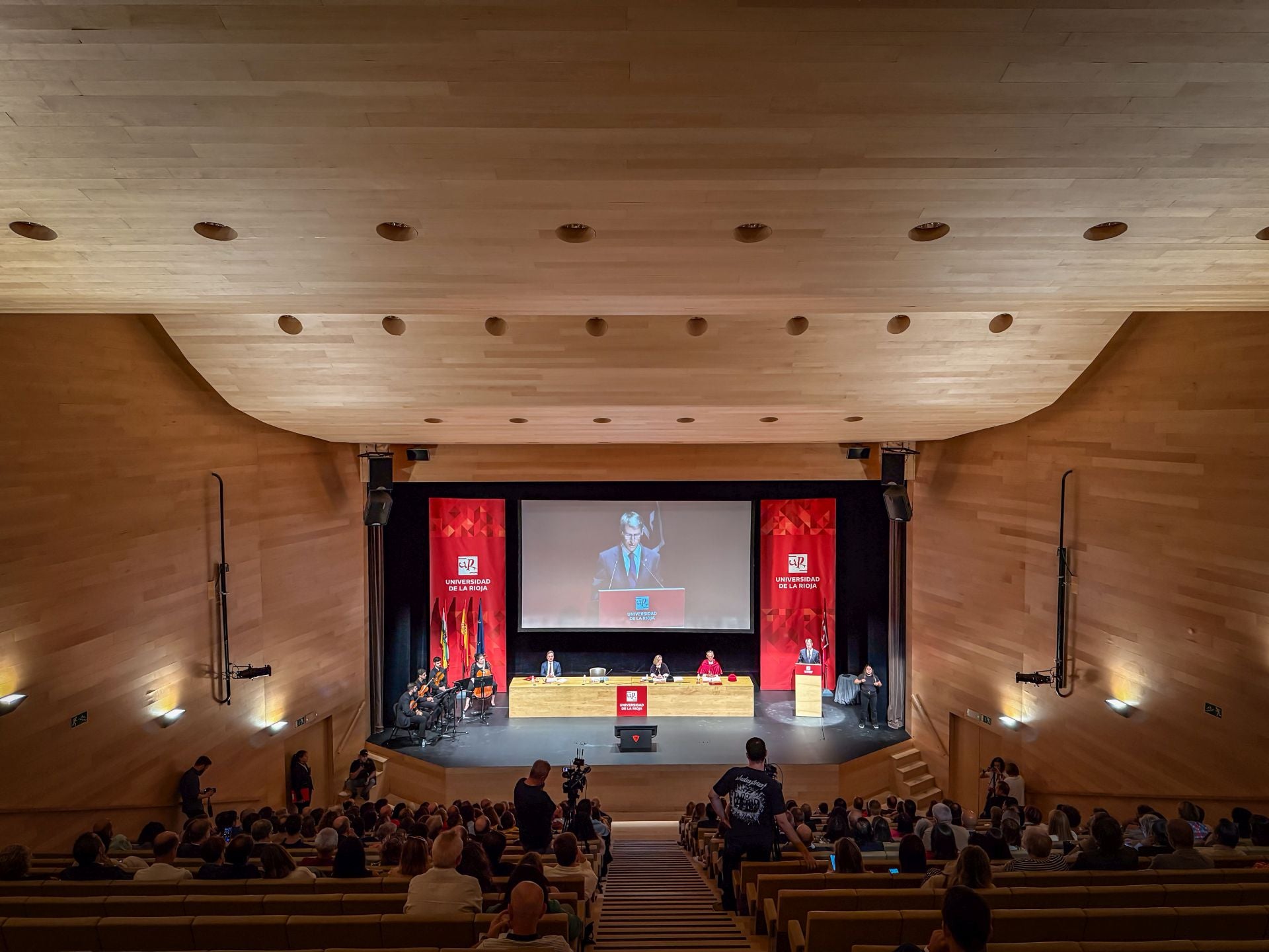 Las imágenes de la apertura del curso académico de la UR