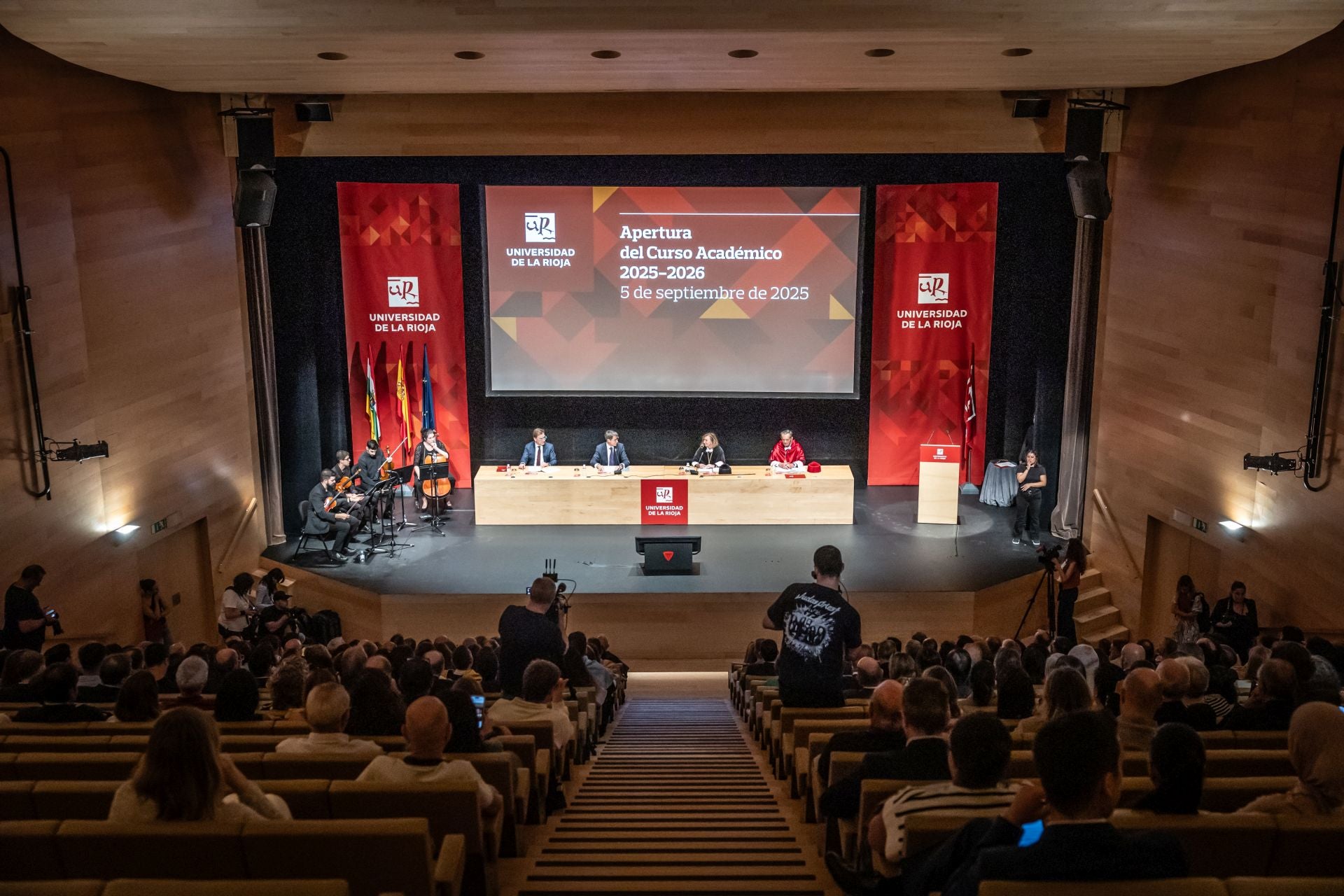 Las imágenes de la apertura del curso académico de la UR