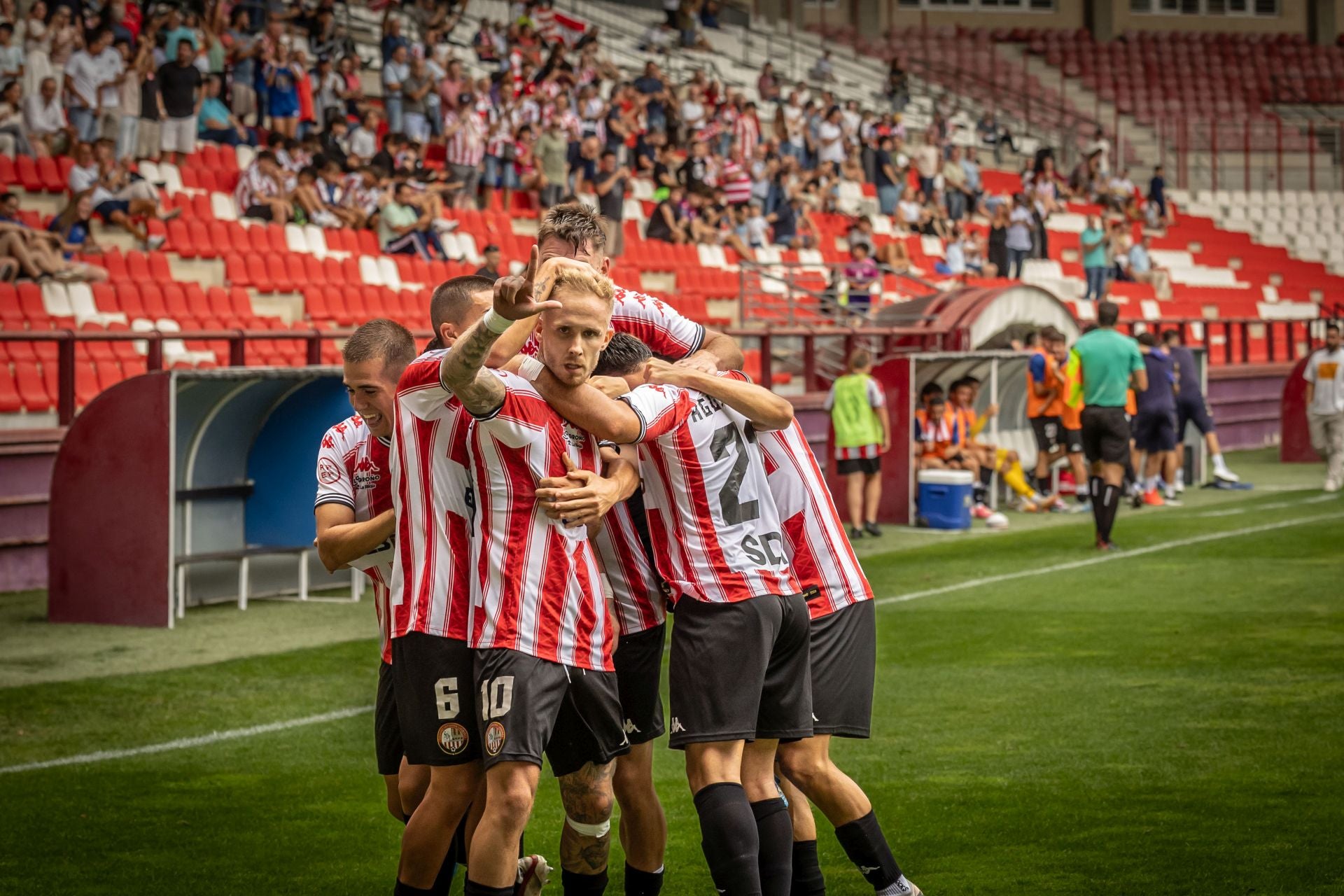 La SDL gana al Eibar en Las Gaunas