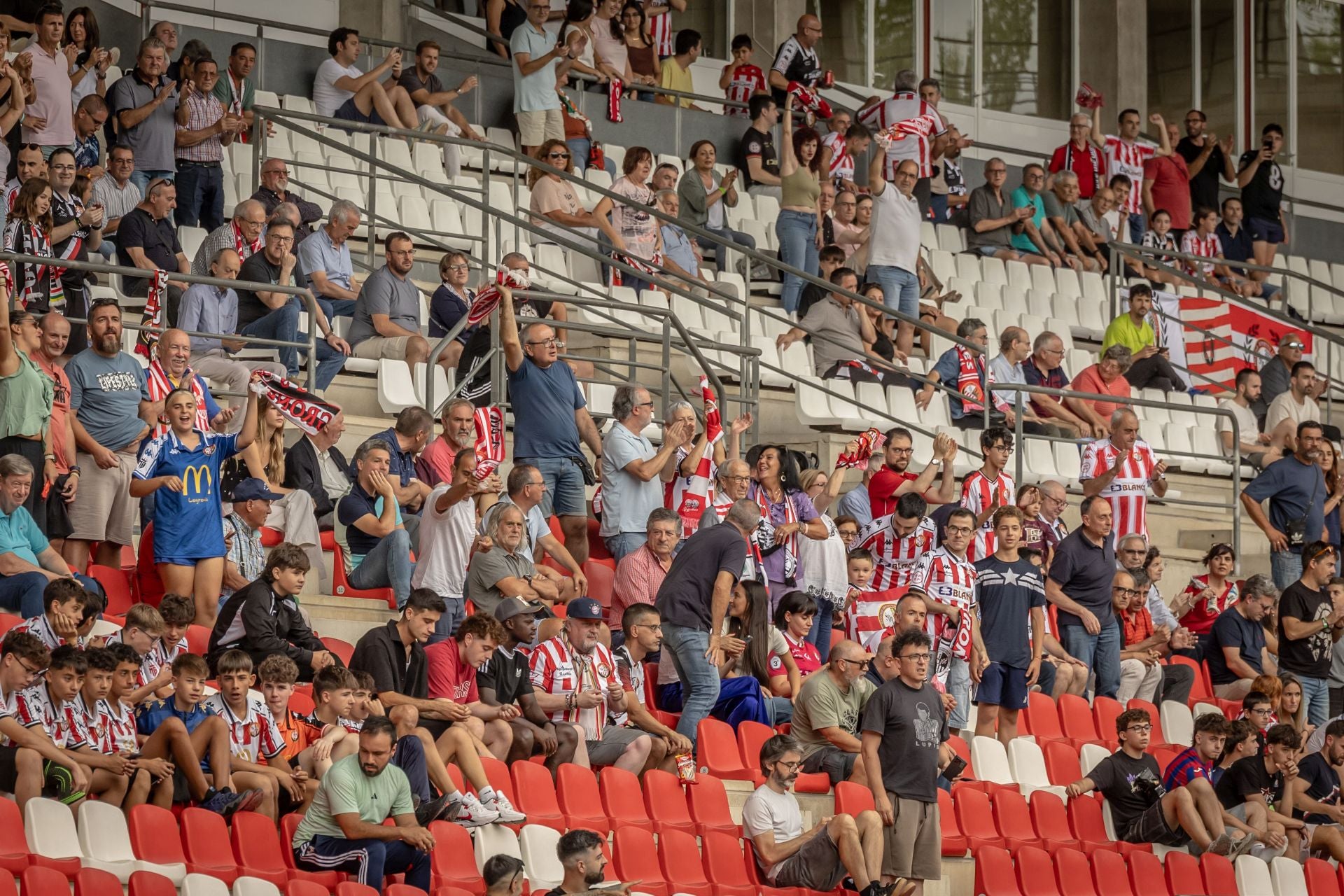 La SDL gana al Eibar en Las Gaunas