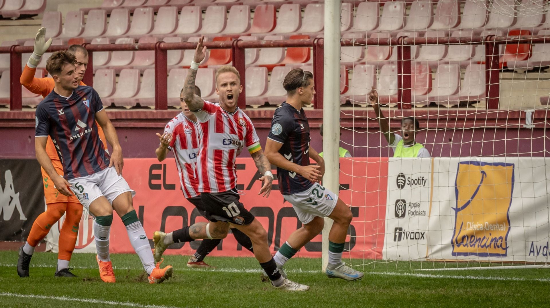 La SDL gana al Eibar en Las Gaunas