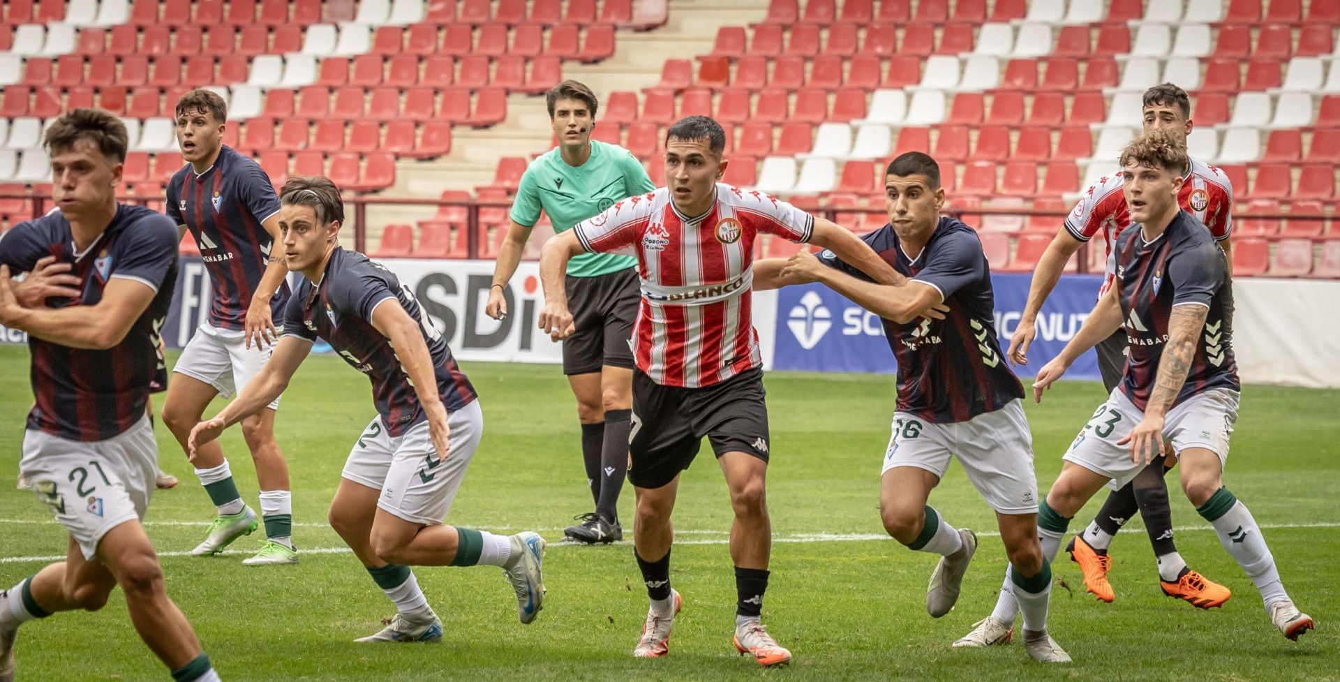 La SDL gana al Eibar en Las Gaunas