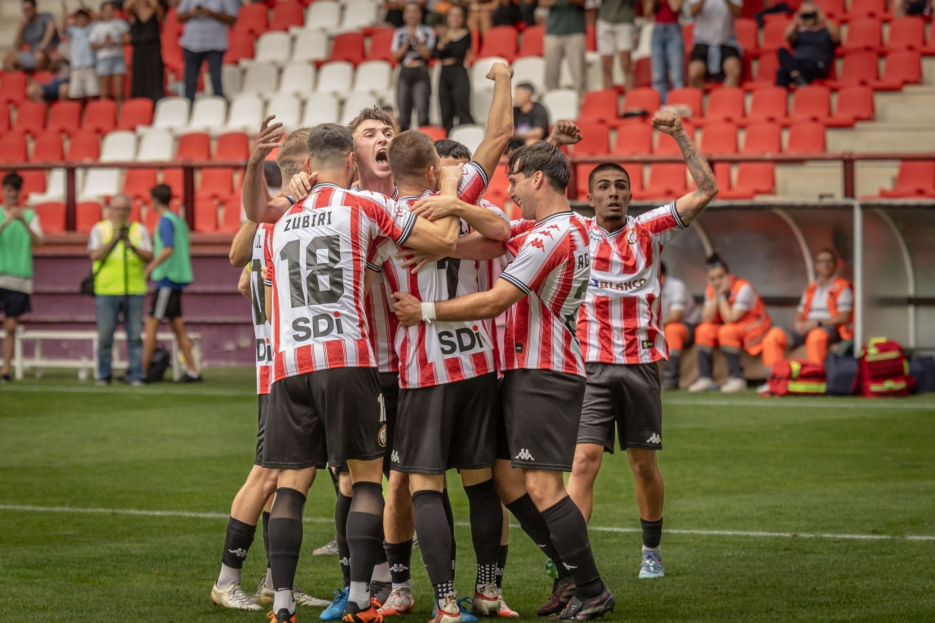 La SDL gana al Eibar en Las Gaunas