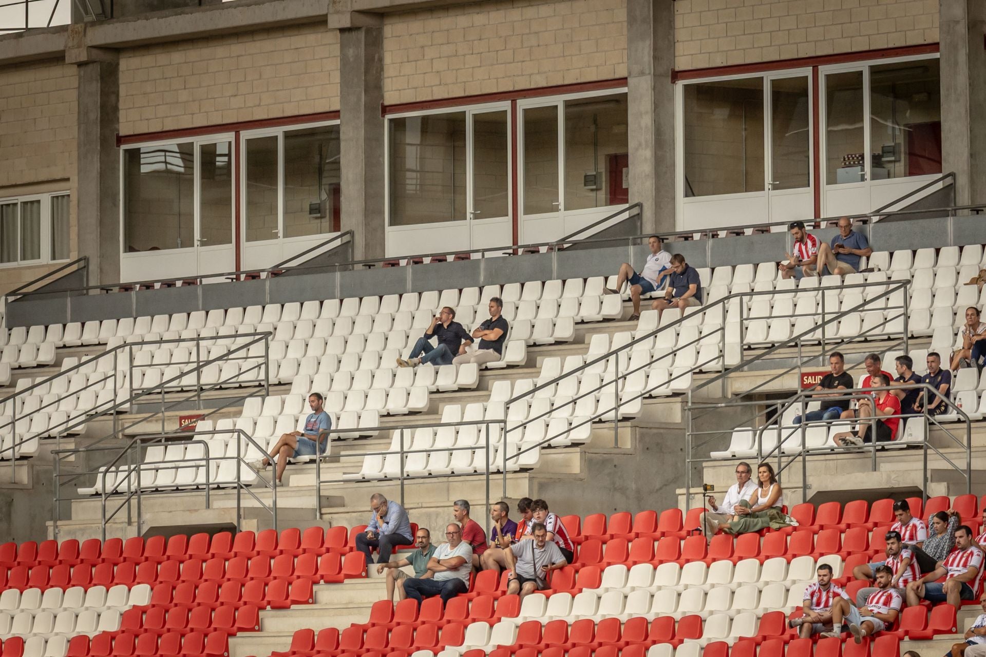 La SDL gana al Eibar en Las Gaunas