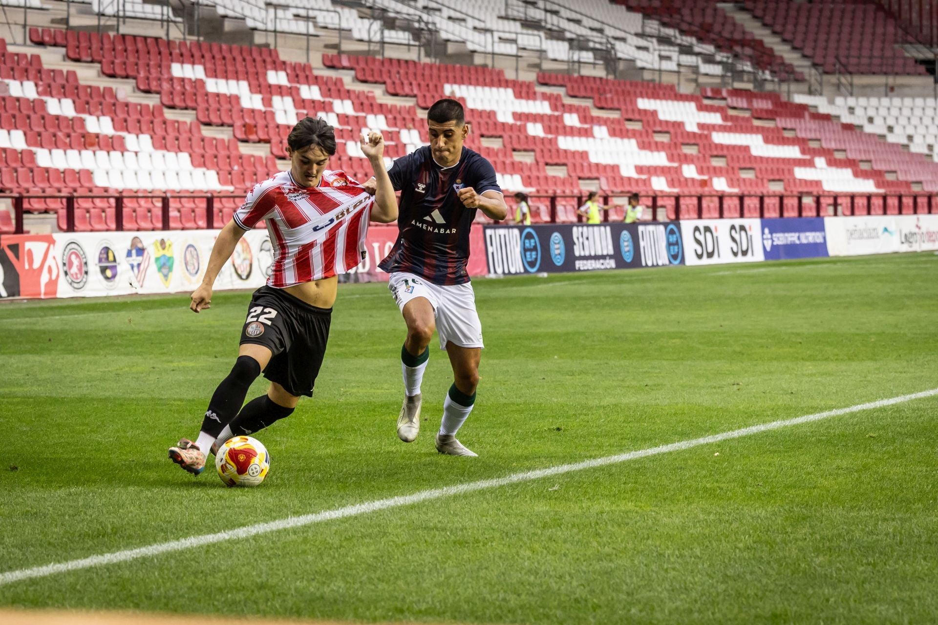 La SDL gana al Eibar en Las Gaunas