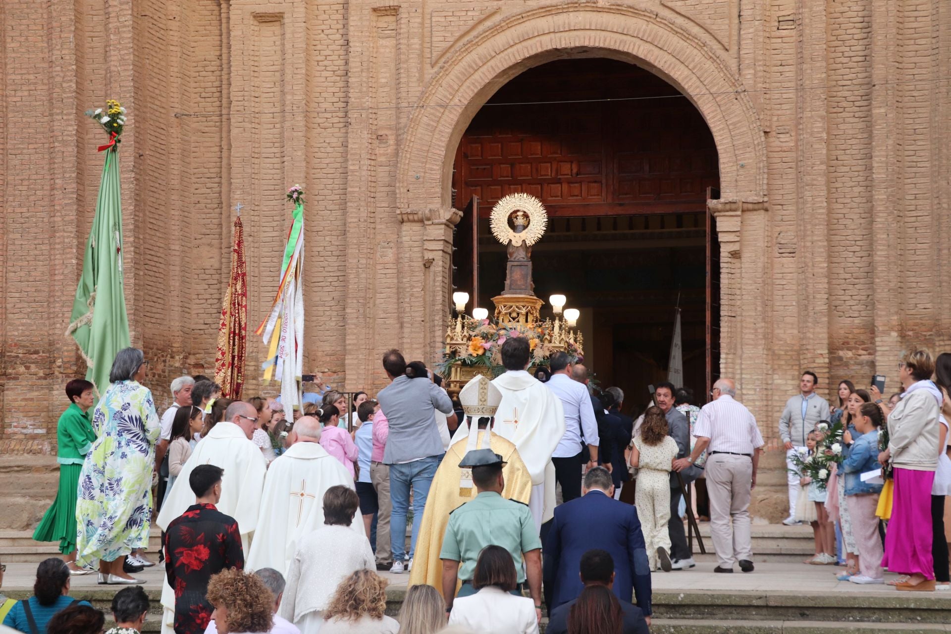 Alfaro celebra a la Virgen del Burgo